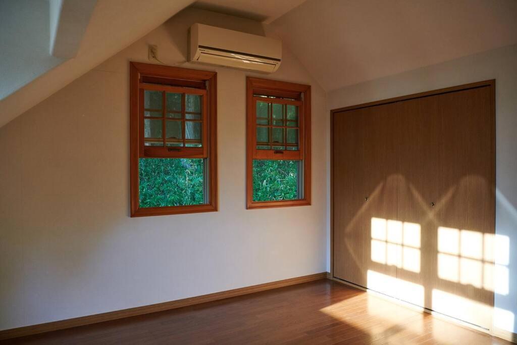 Villa Parakeet